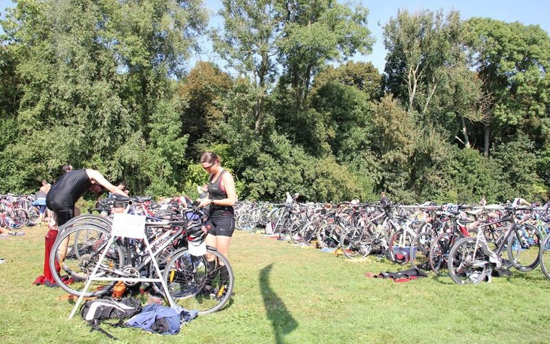 Eerste triatlon - wissel zwemmen fietsen